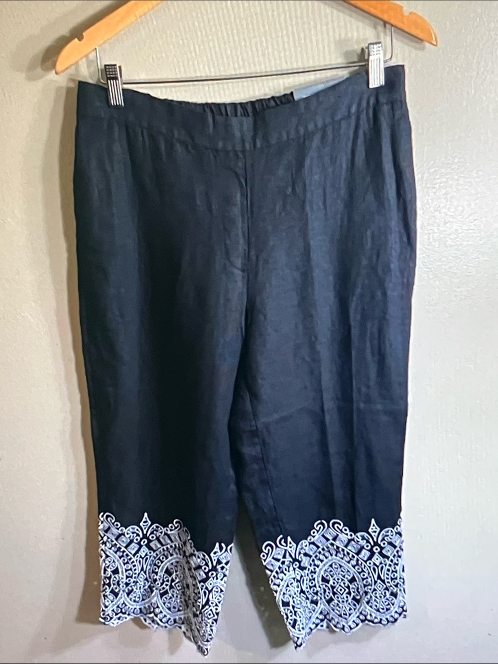 Chico's Black Cropped Pants with White Lace Hem